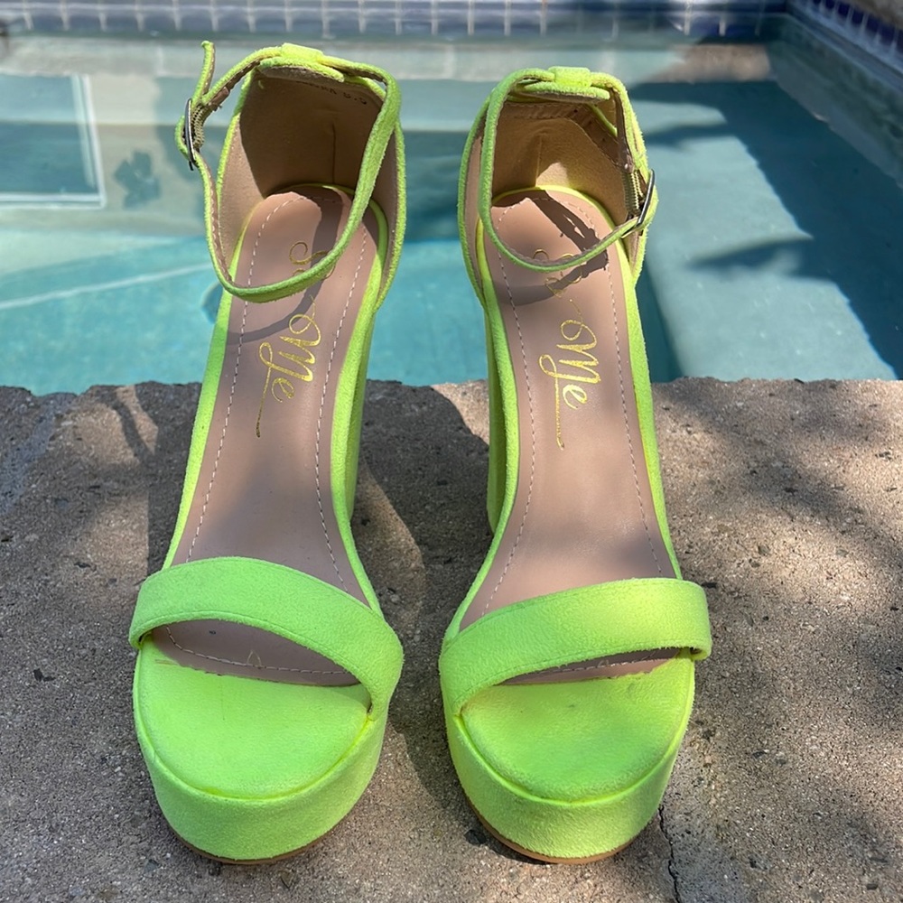 COPY - Neon lemon green women’s heels - 4 1/2”